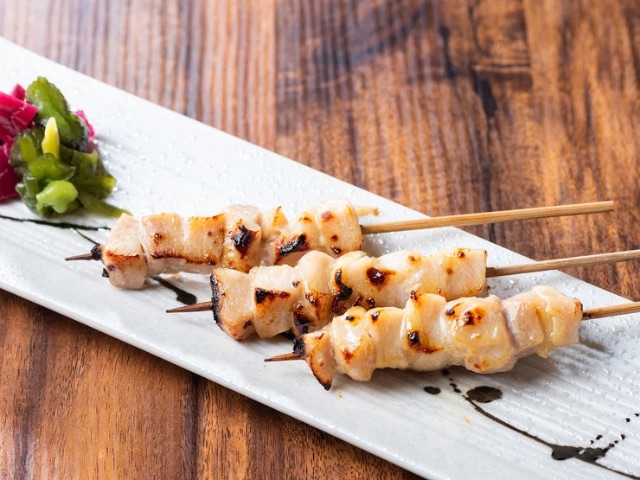 After work, enjoy seasonal flavors and alcohol at this refuge-style izakaya