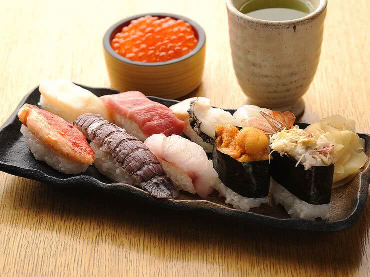 "Adult's Counter Sushi" in Otaru, the Town of Sushi
