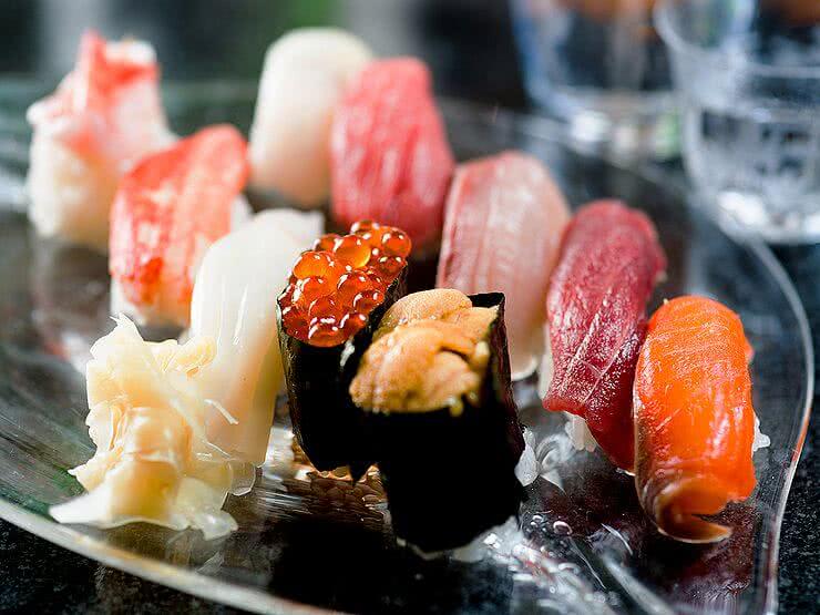 &quot;Adult's Counter Sushi&quot; in Otaru, the Town of Sushi