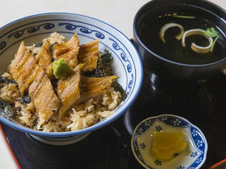 Must-Visit Restaurants Around Himeji Castle, a World Heritage Site