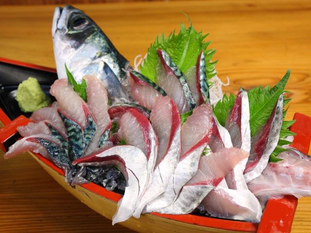 Dine on exceptionally fresh seafood in a restaurant that resembles an aquarium.