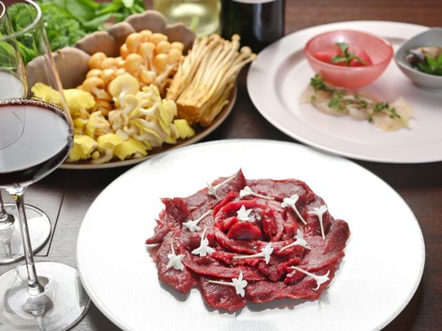 맛있고 건강한! 국산 타조 샤부샤부와 카와치 오리 전골