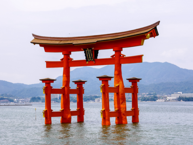5 Recommended Restaurants to Visit After Traveling to Popular Tourist Spots in Hiroshima: Miyajima, Onomichi, and Fukuyama Castle