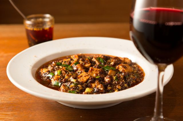 沖繩料理×中國料理、廚師的家庭味『琉球麻婆豆腐』