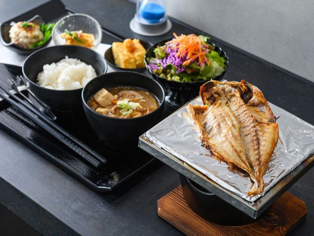 在洗練的空間中享受豐富的美食時光