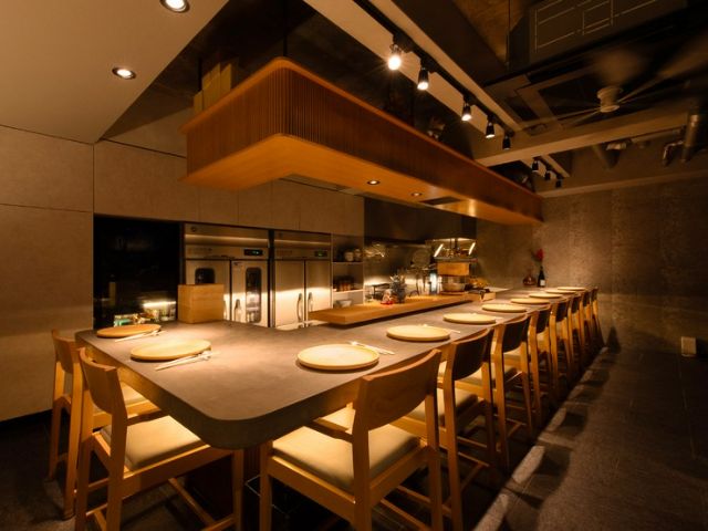 「OMAKASE」 코스가 인기 있는 일본식 레스토랑 5선|오사카