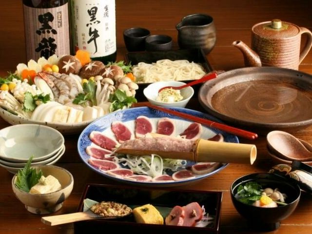 Domestic duck and seasonal ingredients in abundance. One can indulge in the rich flavors of duck hot pot.