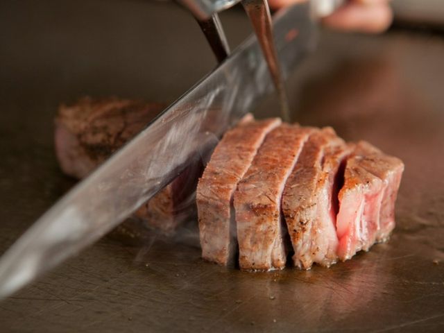 上位受賞牛級的至高神戶牛吸引賓客