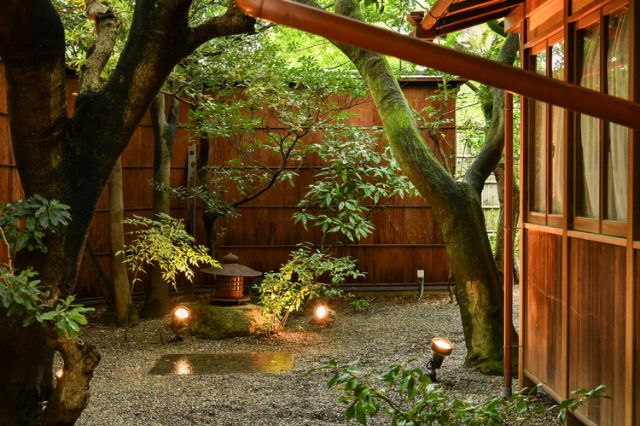 在三重縣桑名市，集古老文化、悠久歷史、溫泉度假村於一體的城市，享用豐富美食的高級旅行體驗