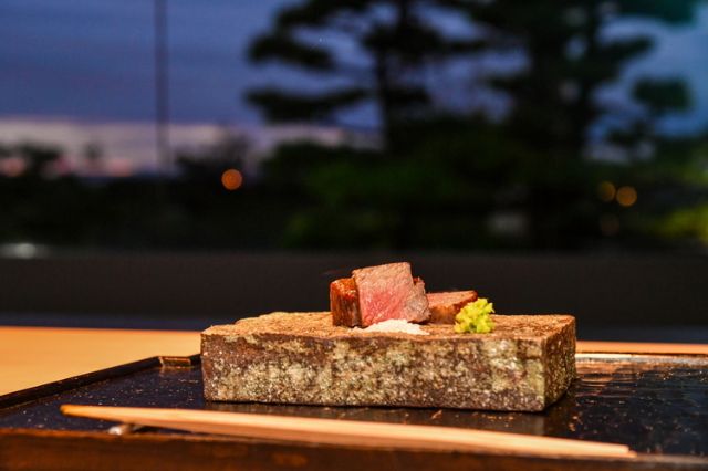 在三重縣桑名市，集古老文化、悠久歷史、溫泉度假村於一體的城市，享用豐富美食的高級旅行體驗