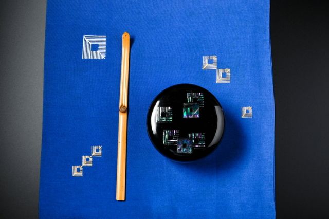 Especially illuminated! Experience an evening tea ceremony hosted by the Matsuo school at the beautifully lit Rokkaen in Kuwana, Mie Prefecture.