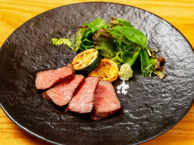 櫃檯割烹或個室燒肉享受銘柄和牛