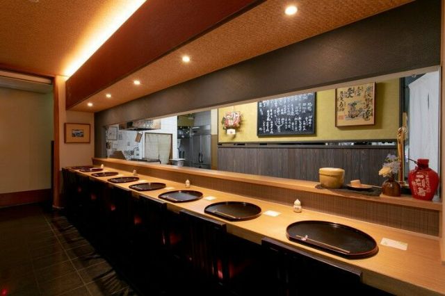 Restaurants serving Japanese cuisine near the World Heritage Site Nijo Castle, Kyoto Gyoen, and famous cherry blossom spots | Kyoto