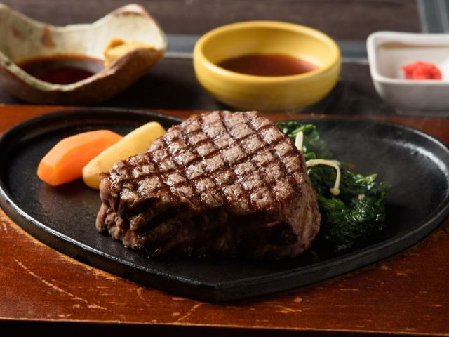 5. Steak [Binchotan Steak Ro Sakai]