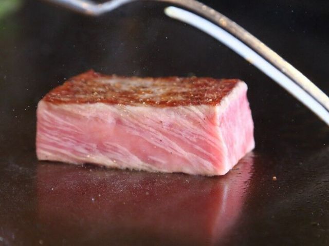 3. 스테이크[철판Dining SEEKS]