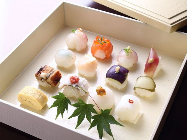  品味时令美味！神户·三宫寿司与海鲜料理5选｜兵库