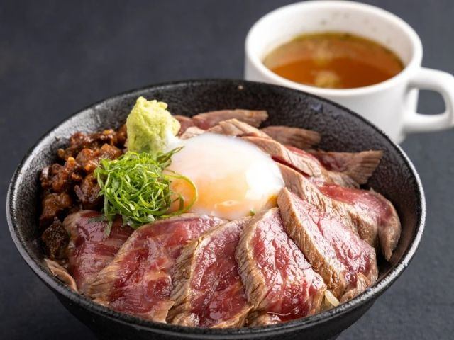 2. 스테이크[あか牛Dining yoka-yoka KITTE博多店]
