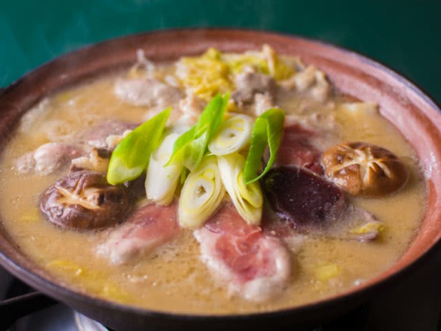 2. Oshokuji to Goenkai no Mise Kumagera (Creative Cuisine)