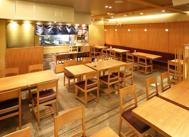 Savor the carefully grilled eel cooked over a strong distant flame.