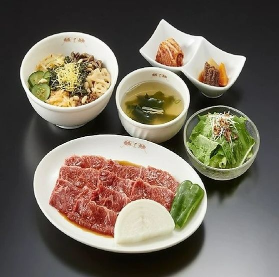 難波地下街的熱門店，輕鬆享受的正宗燒肉