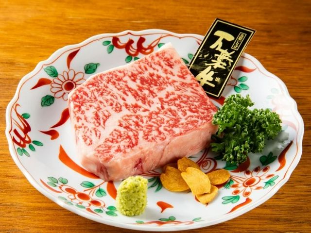 Enjoy a generous serving of carefully selected black wagyu beef.