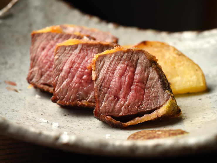 4.紅酒日本酒佐炭火燒 Nakamura