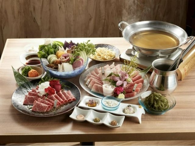 Savor the locally produced Okinawan pork and black-haired wagyu to the fullest.