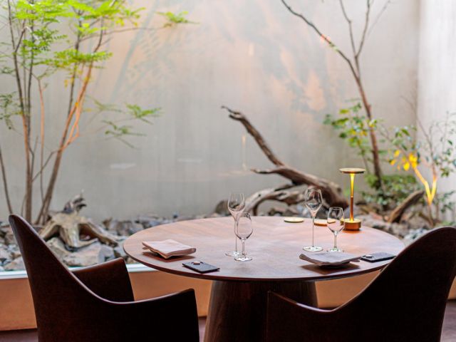 A stylish restaurant in the port town of Kobe, loved by both locals and visitors, serving Italian and French cuisine | Hyogo