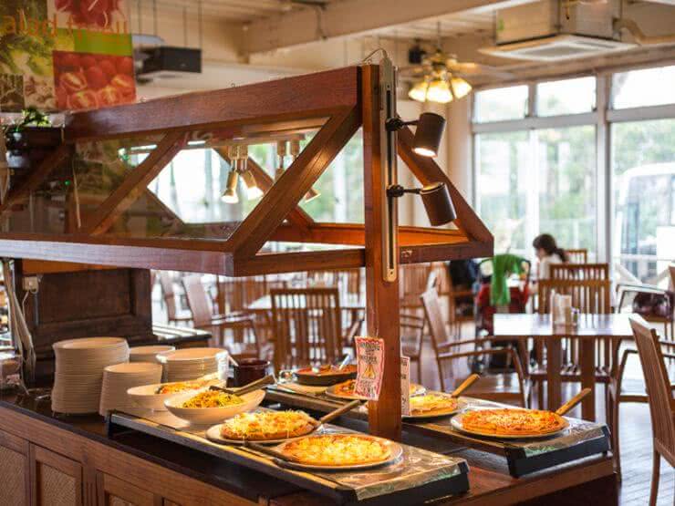 特別推薦給暑假造訪沖繩的家庭，能攜帶嬰兒一同享受美食的沖繩時尚店家