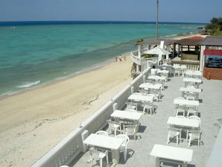 特別推薦給暑假造訪沖繩的家庭，能攜帶嬰兒一同享受美食的沖繩時尚店家