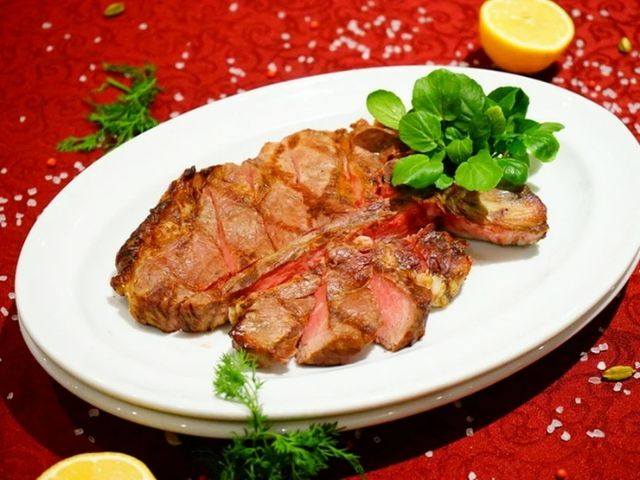 AKARENGA STEAK HOUSE