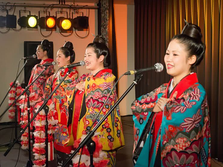 1.Live＆沖縄料理　島唄