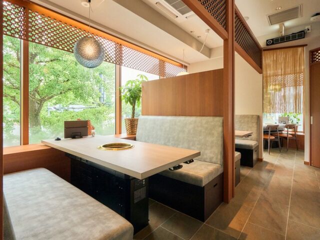 Sumiyakikoubou Suzakumon floor