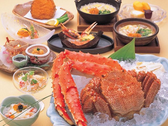 100年以上前に造られた趣深い石蔵で味わう會席料理