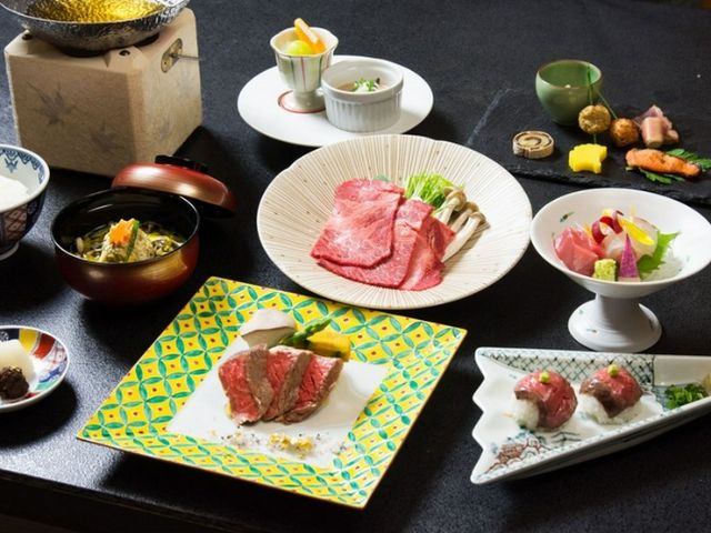 일본의 전통미가 숨쉬는 료칸에서, 호화로운 고베 소고기를 맛보다