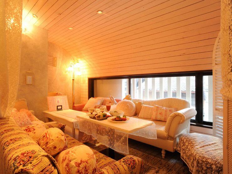 4. Gram Romantic My Room