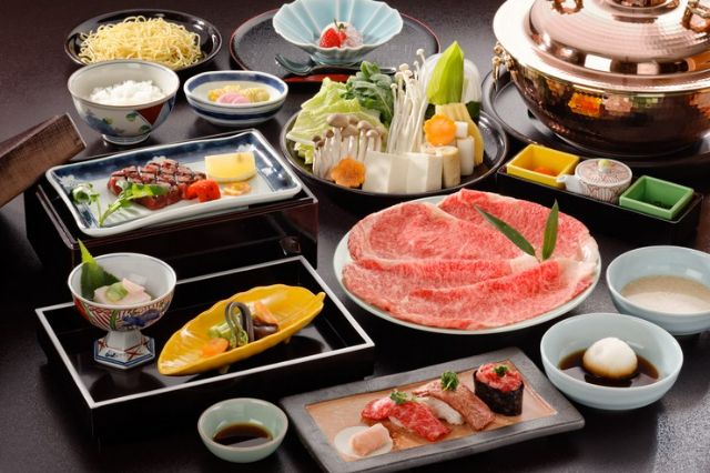 Best Sukiyaki & Shabu-shabu in Fukuoka: 3 Top Restaurants