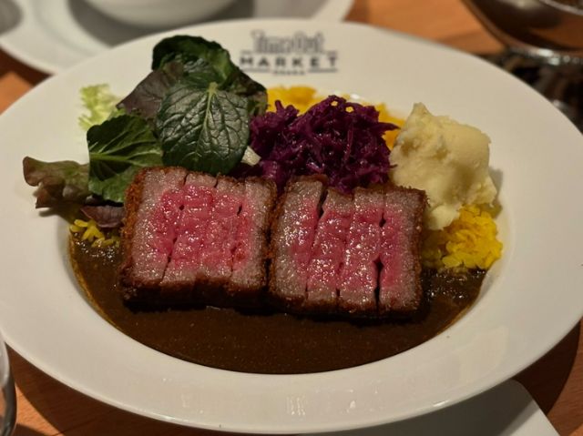 The fusion of Japan's dashi culture and Sri Lanka's spice culture.