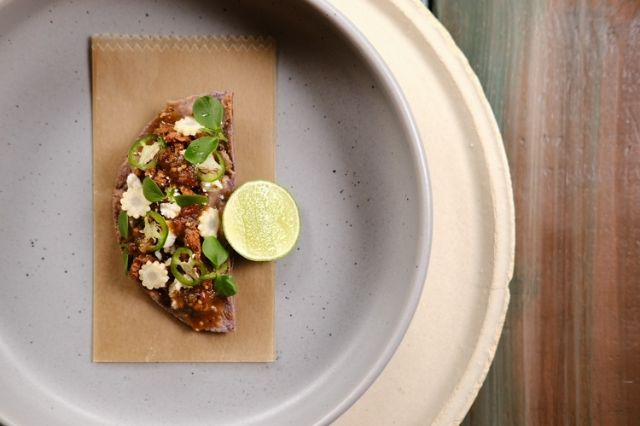 墨西哥廚師製作的正宗塔可和墨西哥小吃