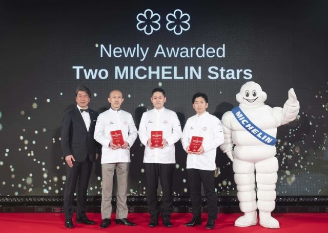 두 개 별 등재 가게는 교토 16곳, 오사카 11곳으로 총 27곳이며, 그 중 신생 두 개 별은 교토 2곳, 오사카 1곳입니다.