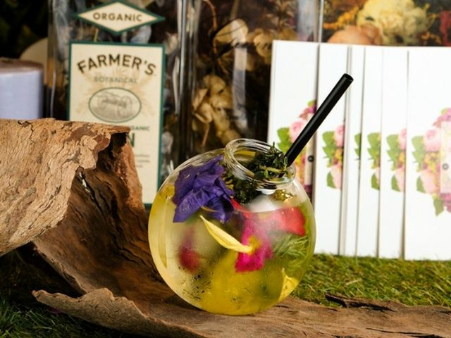 該餐廳提供多樣化的菜單選擇，適合各種口味的顧客。店內環境舒適，服務人員態度親切，讓顧客有賓至如歸的感受。