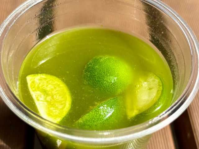 米其林推荐店[Vegan Ramen UZU Kyoto]的纯素拉面，在东京的艺术空间品尝