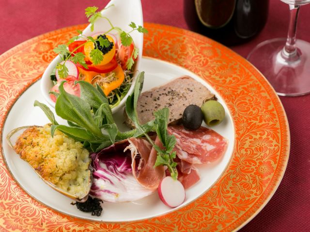 Top 10 Recommended Spots for Lunch Around Shinjuku Station's West Exit