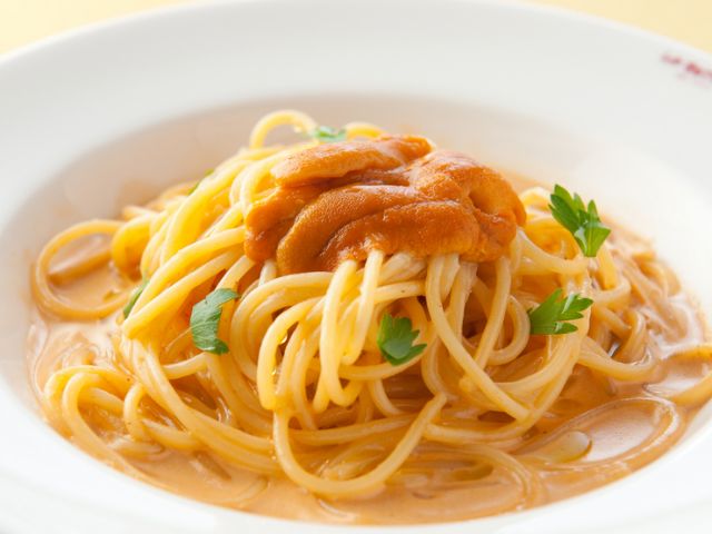 Top 10 Recommended Spots for Lunch Around Shinjuku Station's West Exit