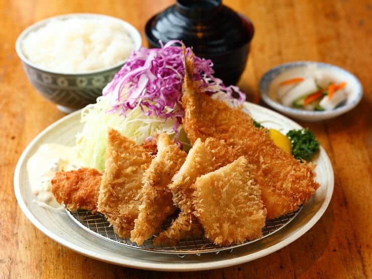 Top 10 Recommended Spots for Lunch Around Shinjuku Station's West Exit