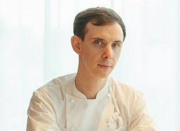 該餐廳提供多樣化的菜單選擇，適合各種口味需求。環境舒適，服務周到，深受顧客喜愛。