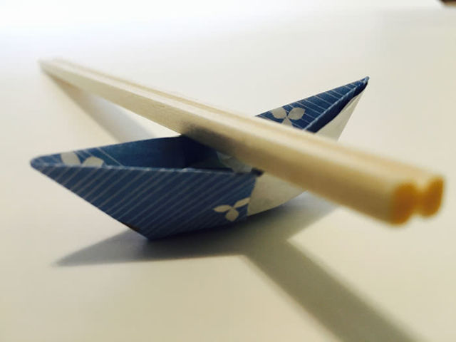 Origami Chopstick Holder: Boat Instructions in 13 Easy Steps