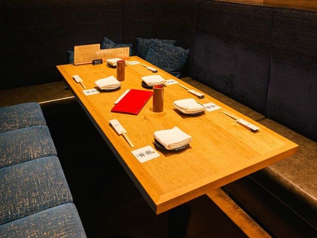 A restaurant near Tokyo Station where one can enjoy "omakase" sushi and Japanese cuisine