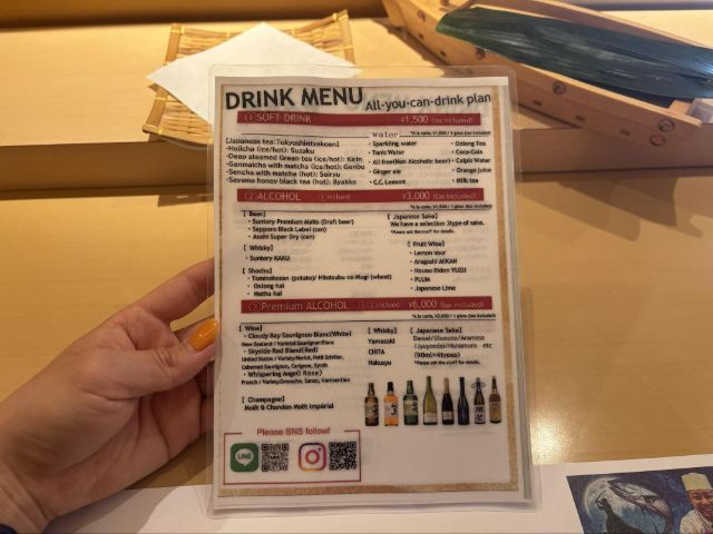 尽情享用高级寿司。在新宿“有楽町かきだ”享受全包式的主厨推荐套餐
