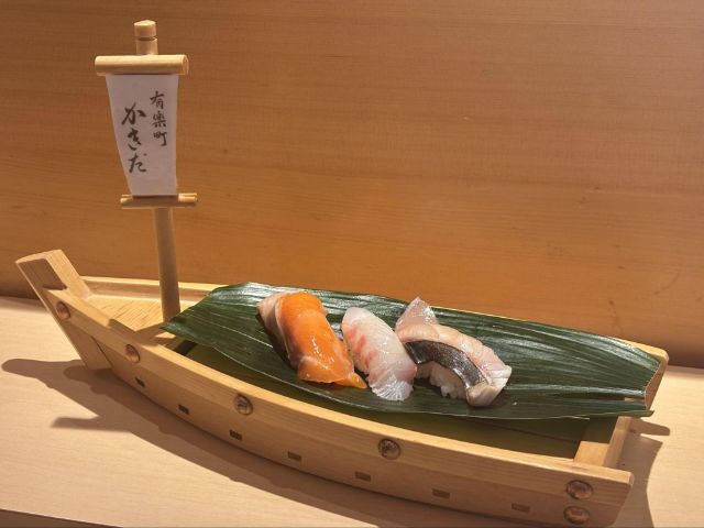 尽情享用高级寿司。在新宿“有楽町かきだ”享受全包式的主厨推荐套餐